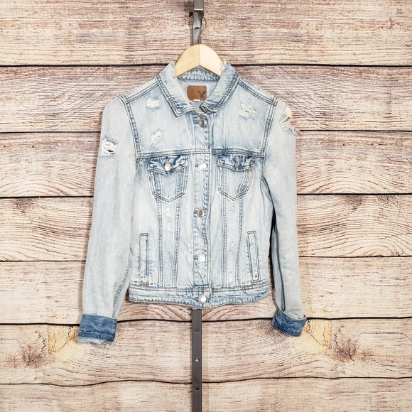 American Eagle Outfitters Jackets & Blazers - American Eagle Light Wash Ripped Denim Jacket